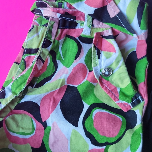 Set - Picture 2 of 3